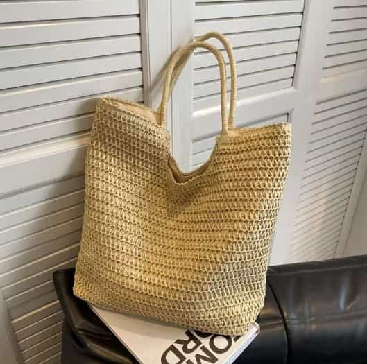 Handmade woven raffia bag