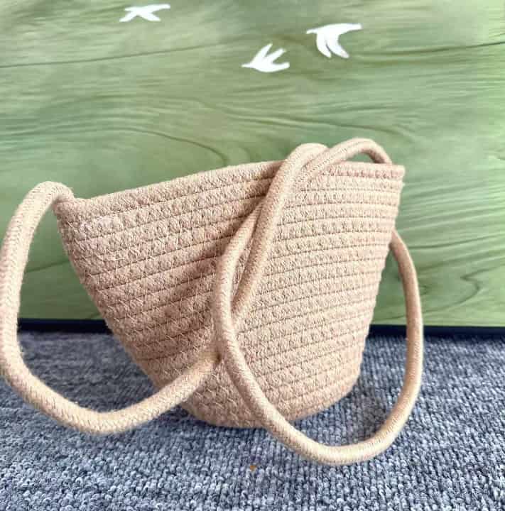 Raffia crossbody bag